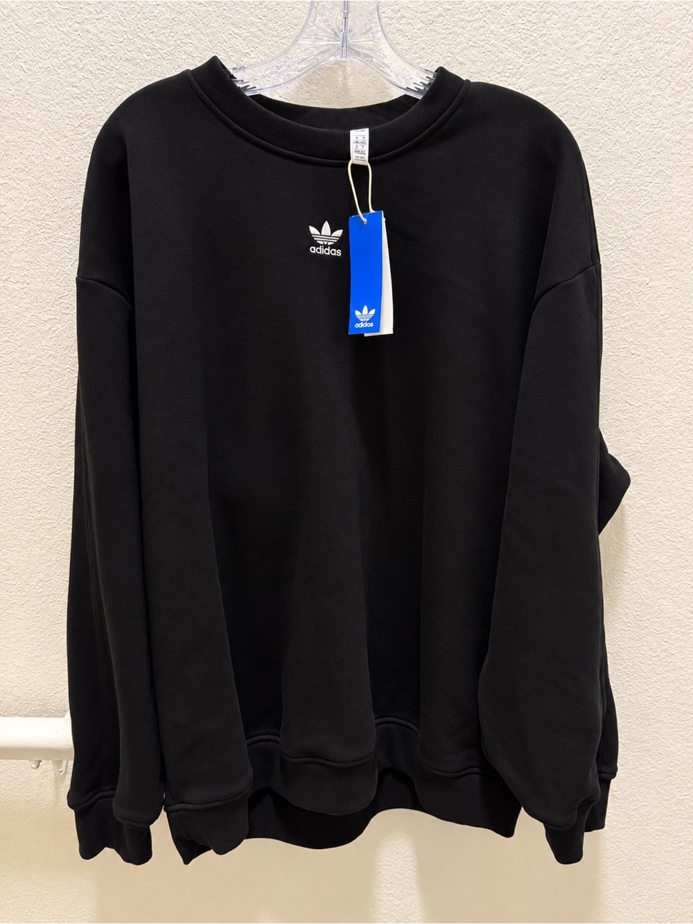 adidas Originals Essentials Crew Fleece Sweatshirt Women’s M Carbon Gray NWT IV1